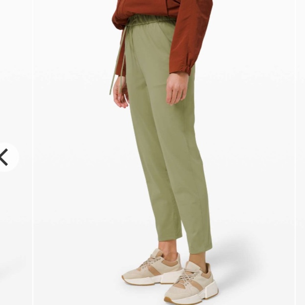 Lululemon Keep Moving Pant 7/8 High-Rise
Rosemary Green